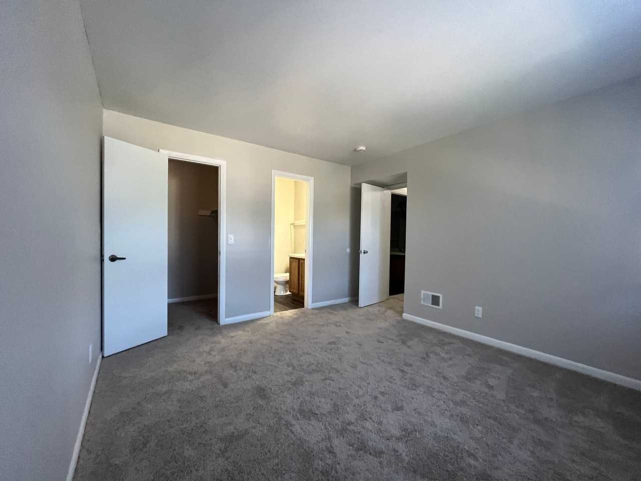 Fox Grove Apartments - Photo 6 of 22