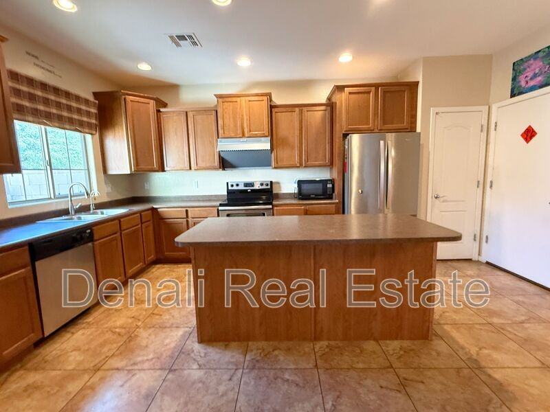 7911 S 50th Ln - Photo 7 of 24