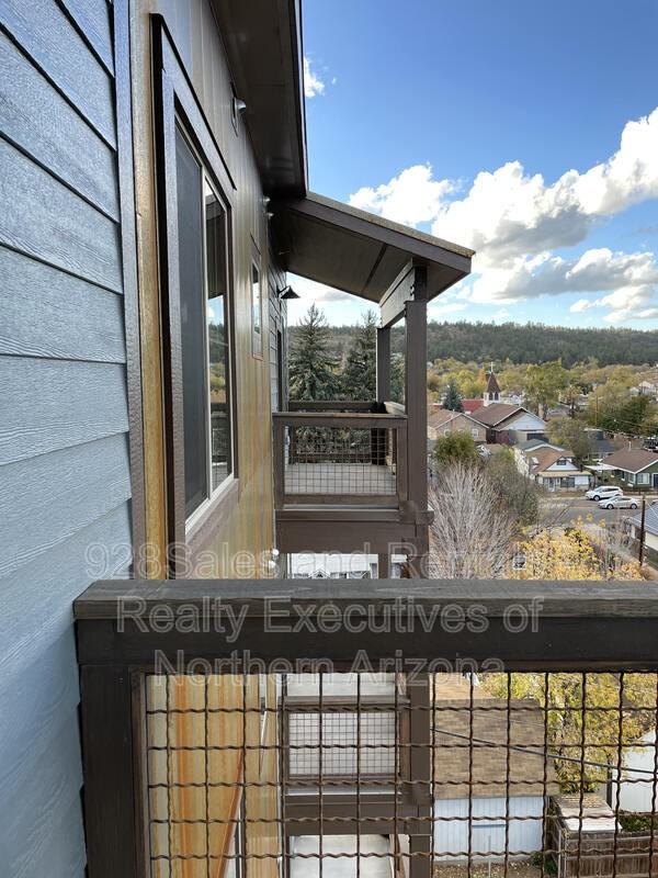 207 S Beaver St #502 - Photo 6 of 36