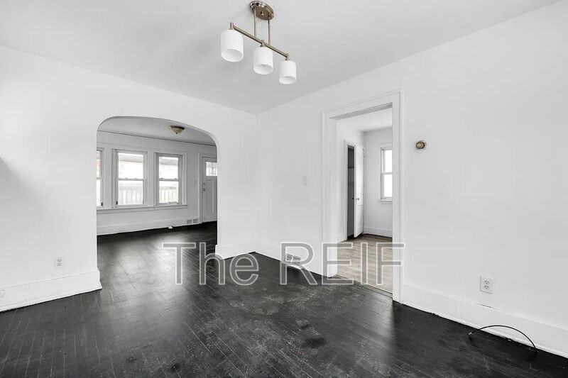 15906 Alden St - Photo 2 of 14