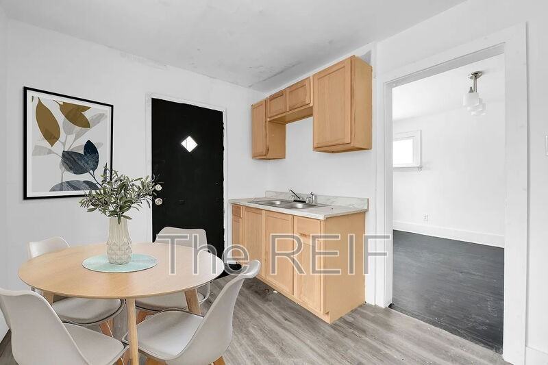 15906 Alden St - Photo 3 of 14