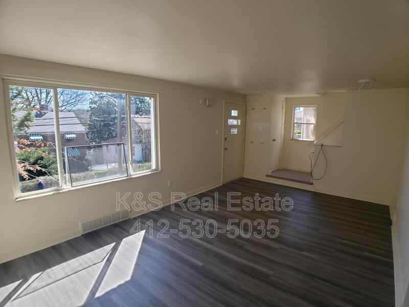 916 Jefferson St - Photo 2 of 10