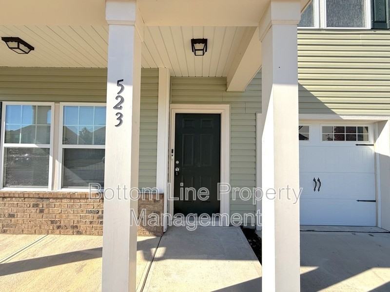 523 Contenment Drive - Photo 2 of 26