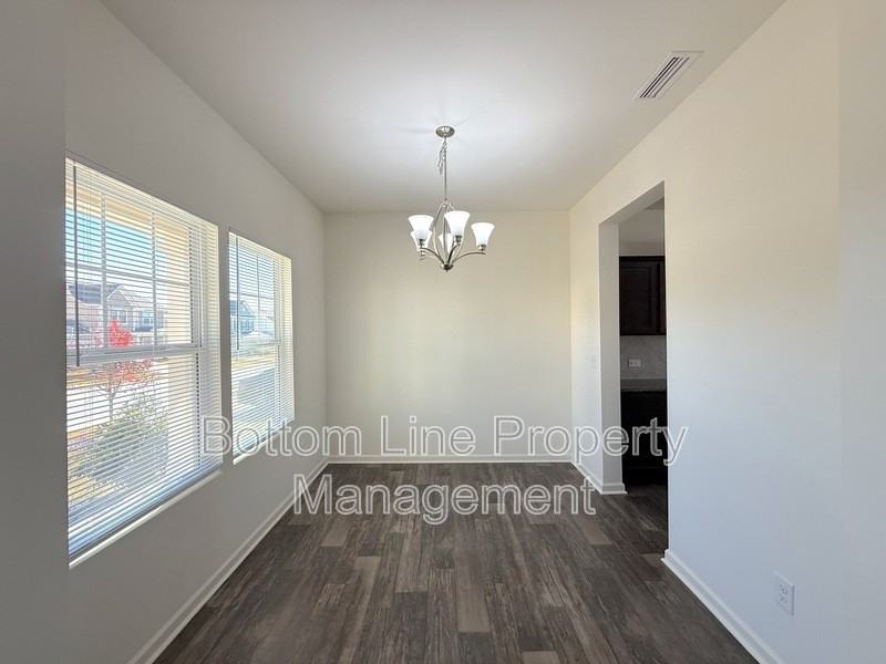 523 Contenment Drive - Photo 4 of 26