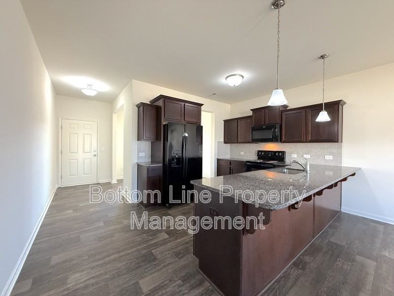 523 Contenment Drive - Photo 5 of 26