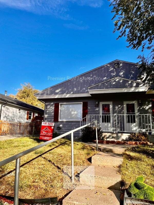 218 West Ramona Avenue - Photo 4 of 15