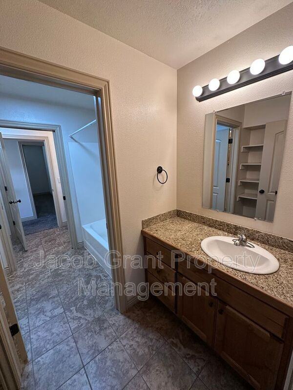 454 East Center Street #A5 - Photo 7 of 19