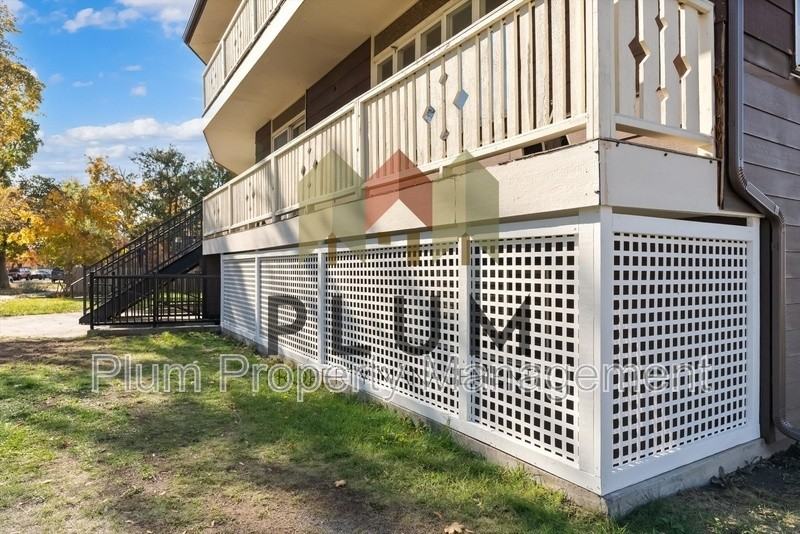 705 Cleveland St #1 - Photo 6 of 33