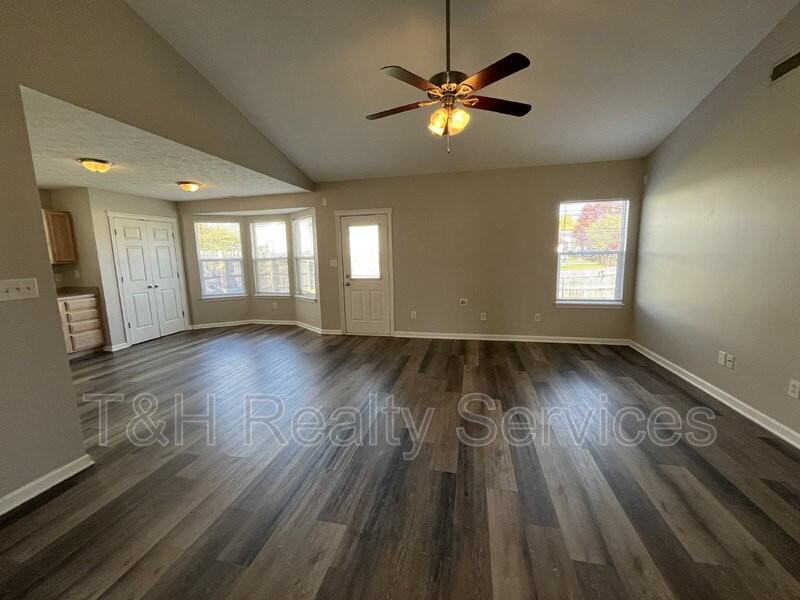 9204 Symphony Way - Photo 4 of 23