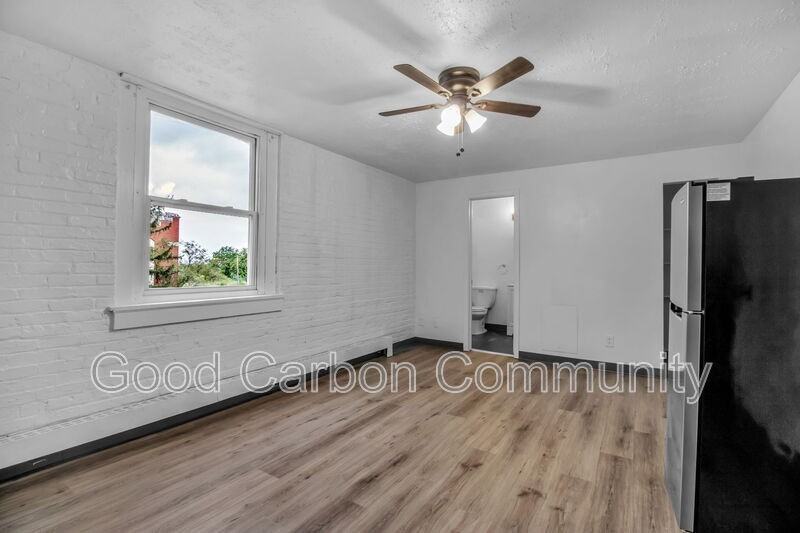 2641 Spring St #17 - Photo 4 of 12