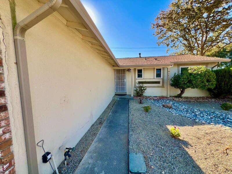 2459 Gulf Dr - Photo 4 of 27