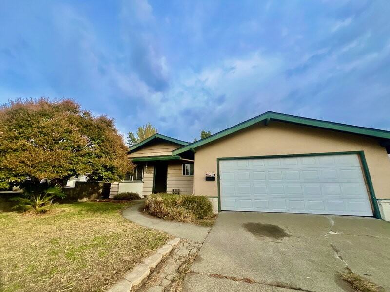 280 Markham Avenue - Photo 2 of 22