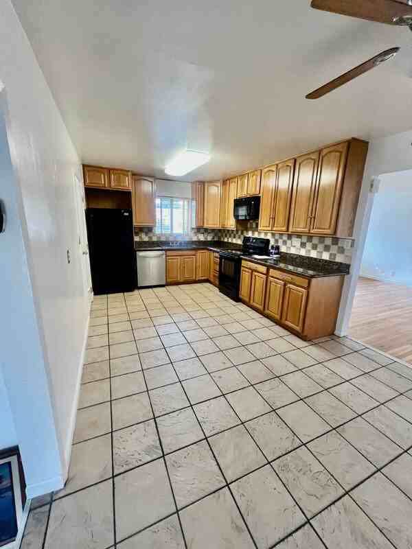 280 Markham Avenue - Photo 4 of 22