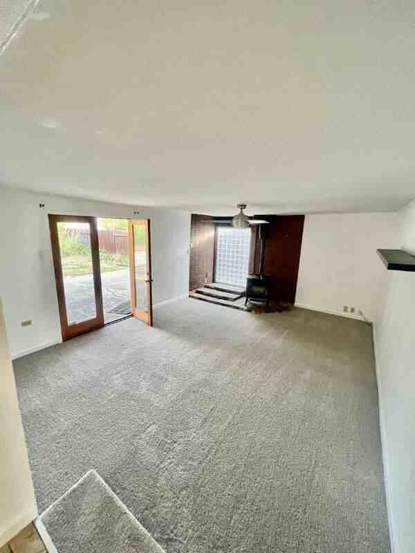 280 Markham Avenue - Photo 6 of 22