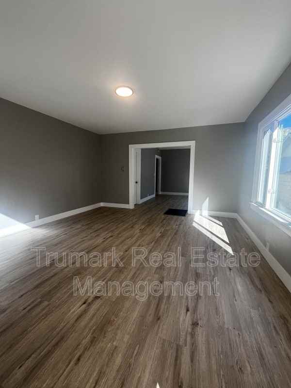 1349 E Elizabeth St - Photo 2 of 23