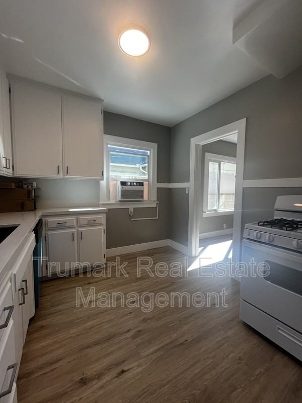 1349 E Elizabeth St - Photo 6 of 23