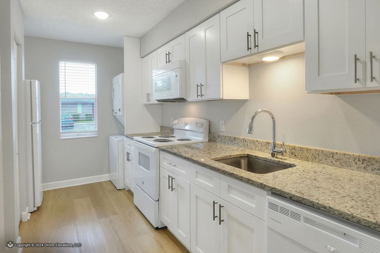 2120 Cabernet Ct - Photo 4 of 13