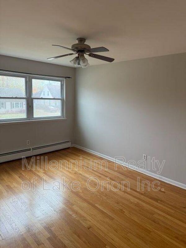 2503 Wmile Rd Bldg #16 - Photo 7 of 12