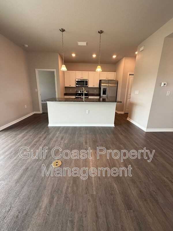 1716 Northwest 12th Terrace - Photo 5 of 27