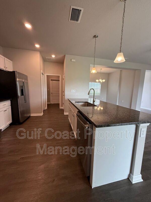 1716 Northwest 12th Terrace - Photo 7 of 27