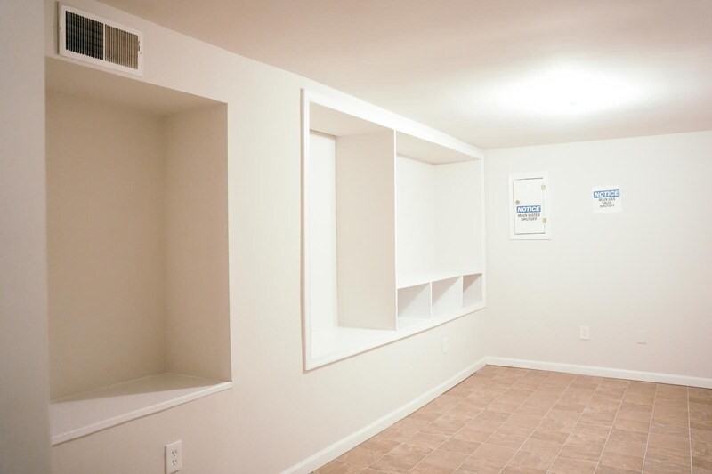 916 West Lombard Street - Photo 3 of 50