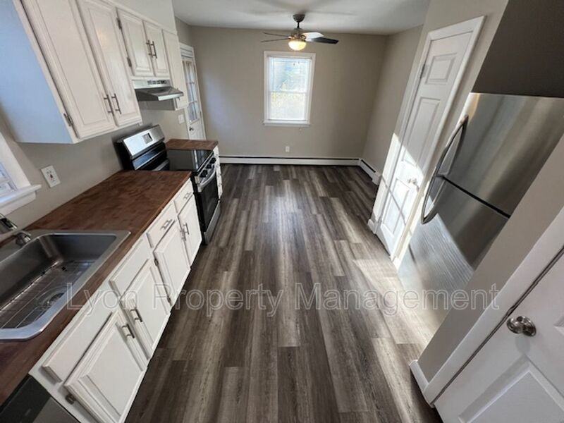 155 Canal Street #B - Photo 3 of 19