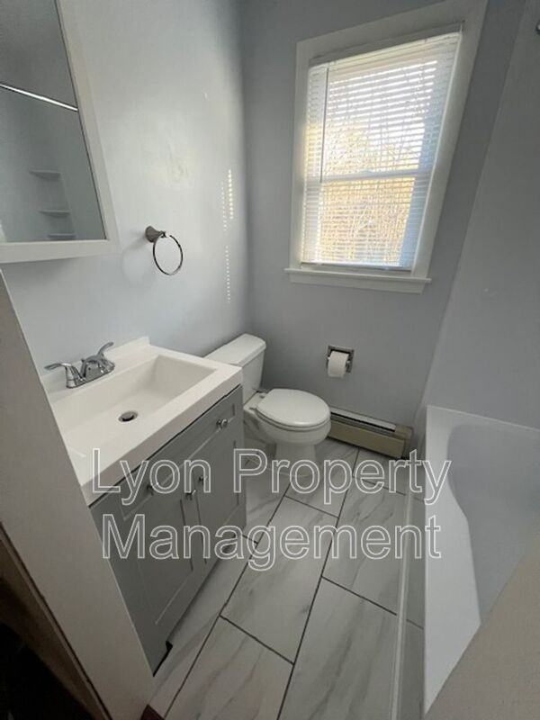 155 Canal Street #B - Photo 4 of 19