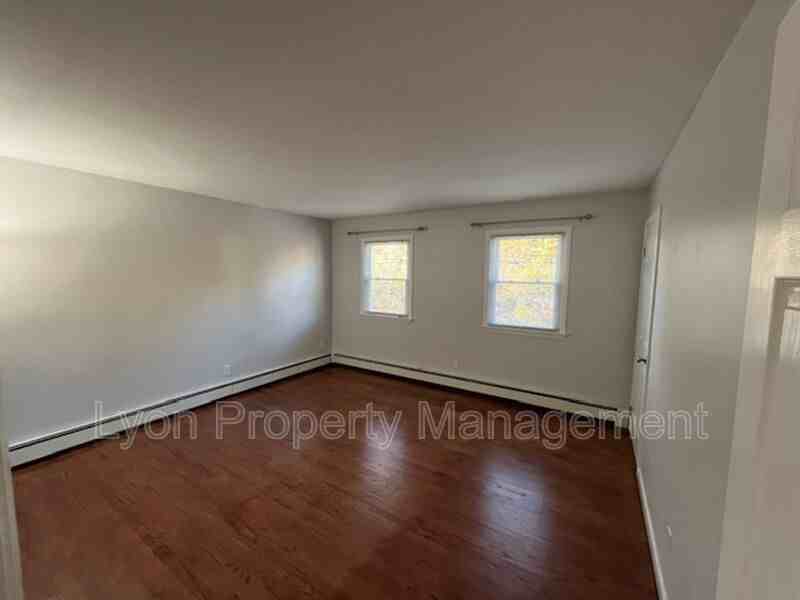 155 Canal Street #B - Photo 5 of 19