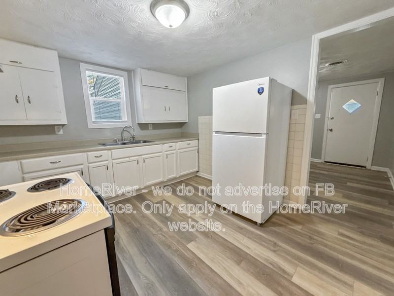 3123 N Olney St - Photo 3 of 19