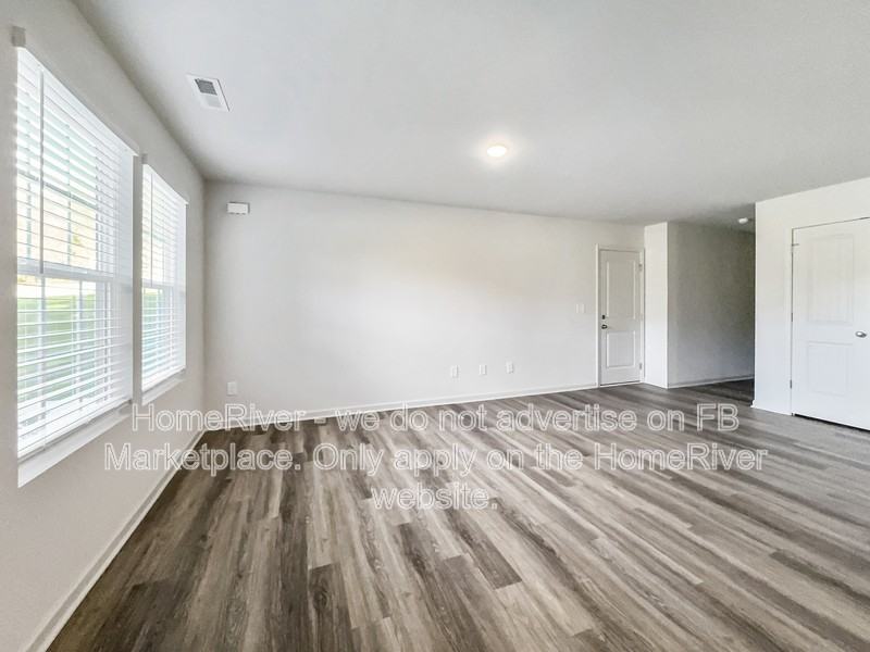 3997 Southdale Avenue - Photo 3 of 20