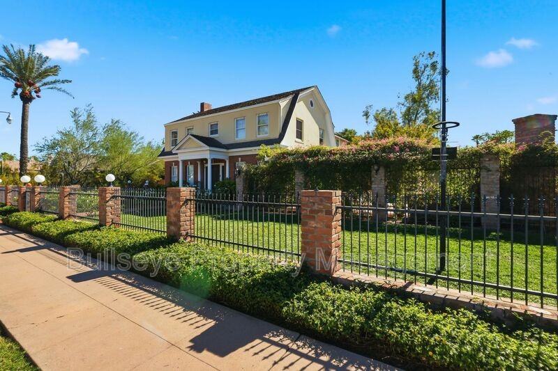 525 West Lynwood Street - Photo 3 of 50