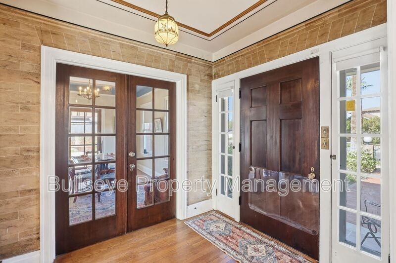 525 West Lynwood Street - Photo 6 of 50