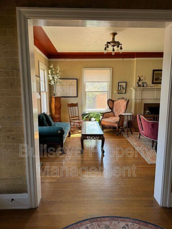 525 West Lynwood Street - Photo 7 of 50