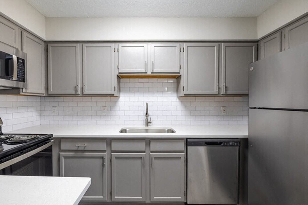 Lee's Landing - Photo 5 of 18