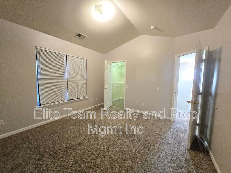 5320 Peach Place Lane - Photo 7 of 11