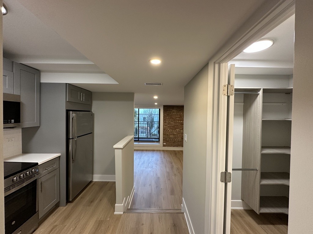 1220 N La Salle Dr #3B - Photo 7 of 21