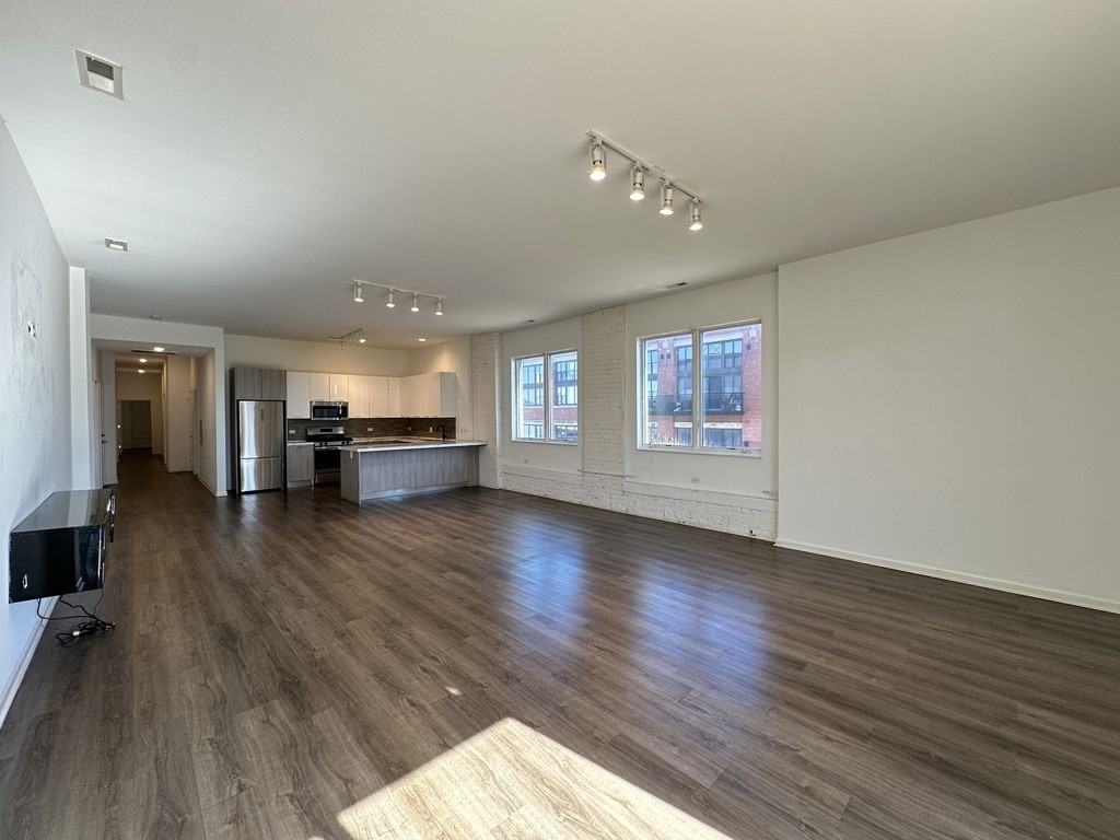 2550 South Wabash Avenue #401 - Photo 5 of 21