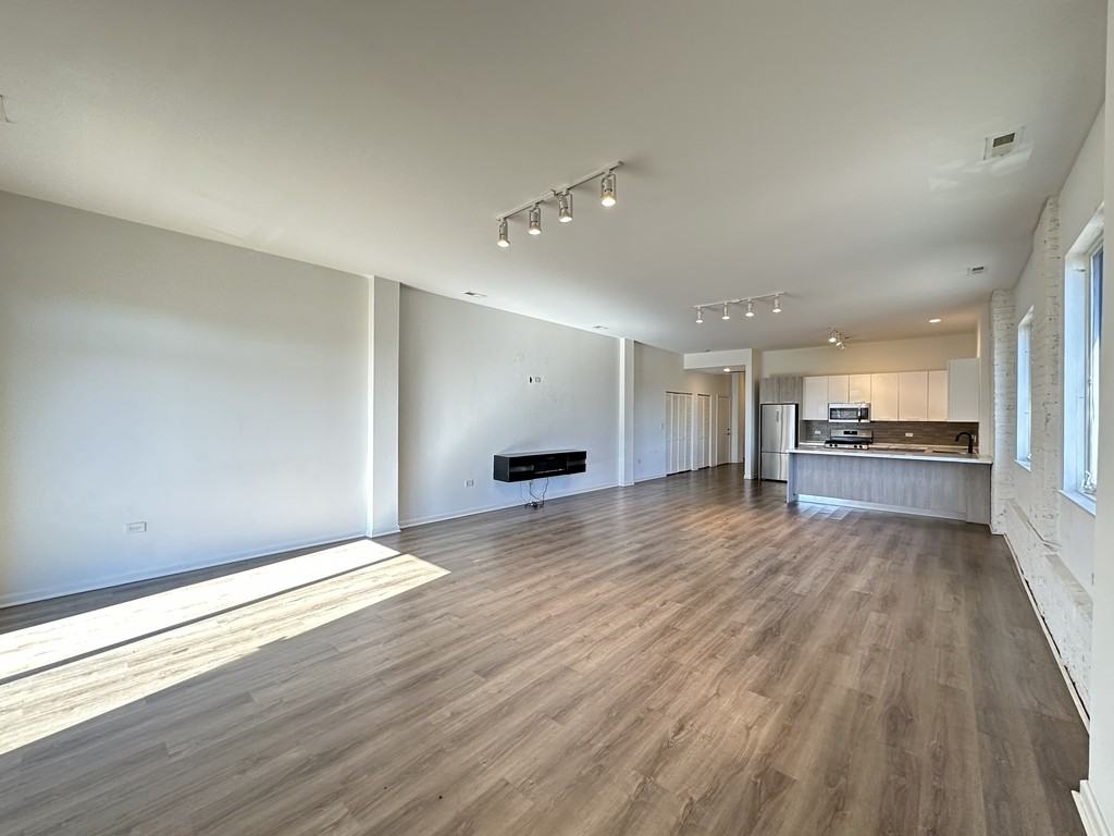 2550 South Wabash Avenue #401 - Photo 7 of 21