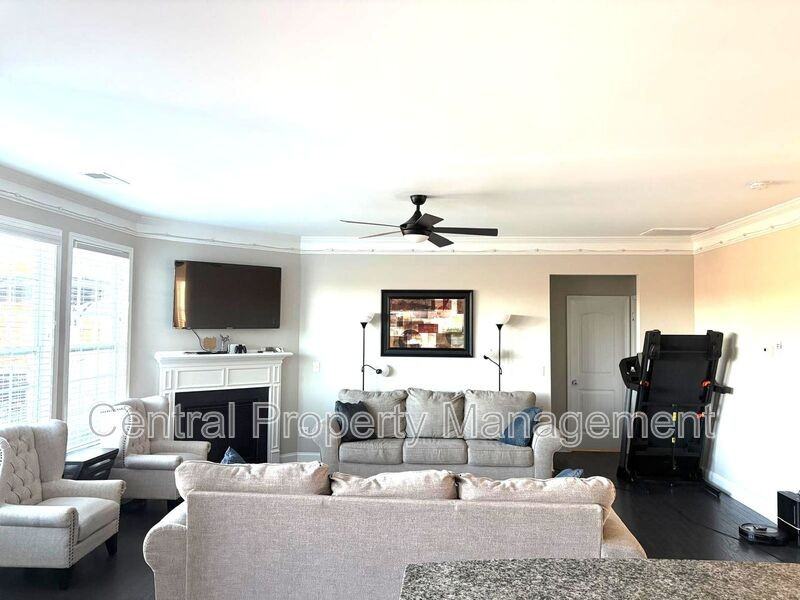 316 Meadowpark Ln - Photo 6 of 28