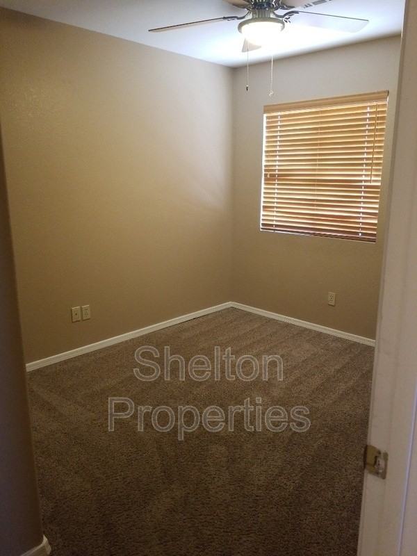 6822 W Louise Dr - Photo 6 of 10