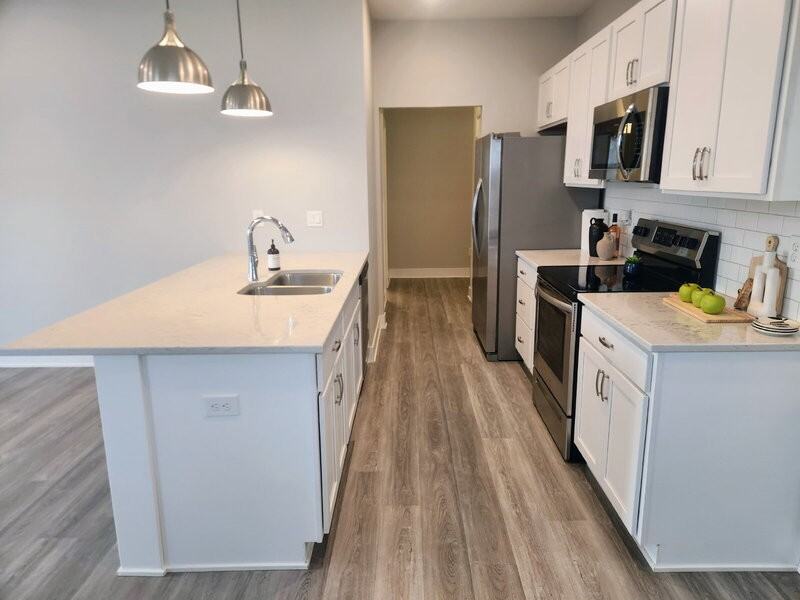 2728 Yordi Drive - Photo 3 of 32