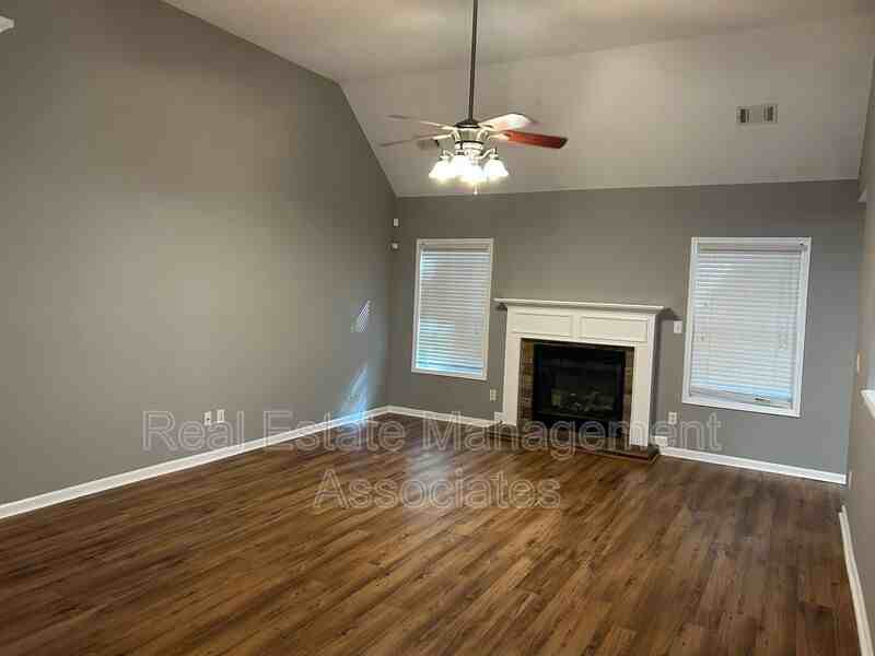 648 Lynchburg Street - Photo 3 of 11