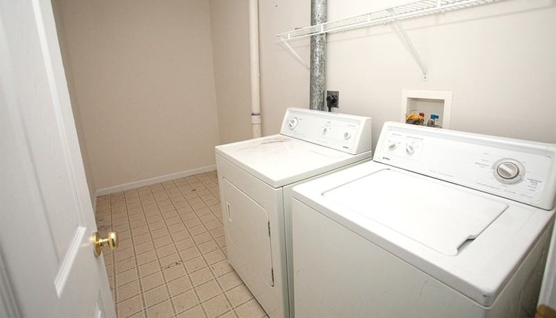 1334 Devon Ln - Photo 4 of 17