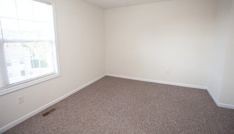 1334 Devon Ln - Photo 5 of 17