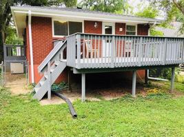 featured image of 5624 Lake St