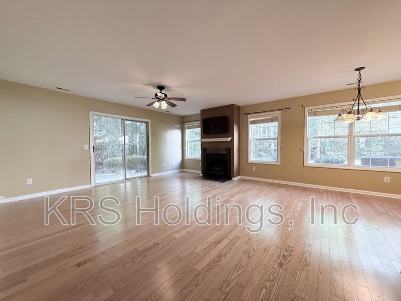 5113 Rina Ct - Photo 4 of 11