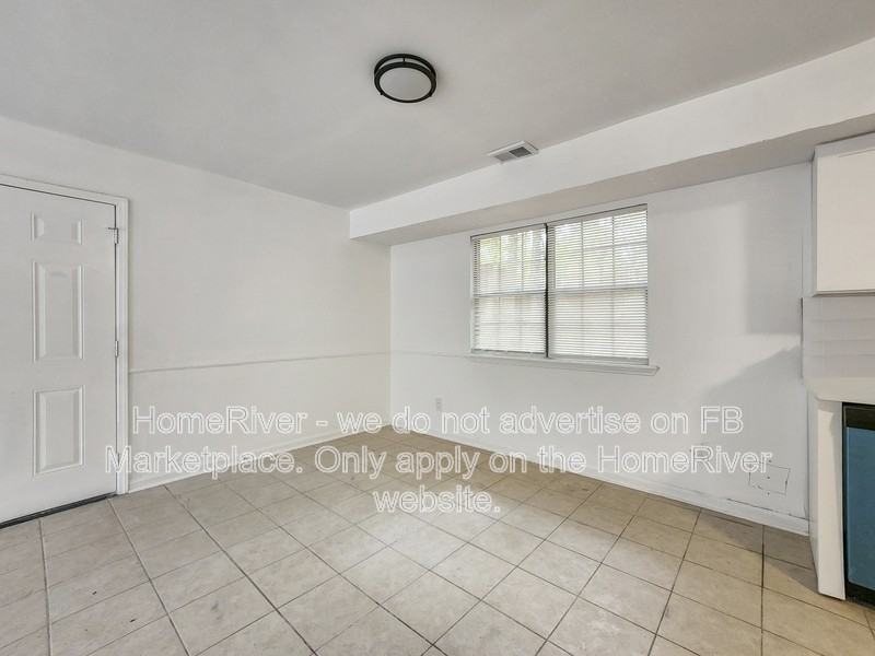 5482 Martins Crossing Rd - Photo 5 of 23