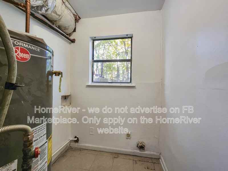 5482 Martins Crossing Rd - Photo 7 of 23