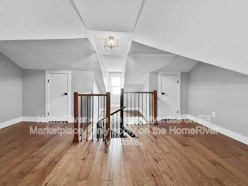 1721 Sarah St - Photo 6 of 21