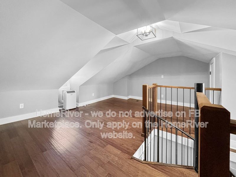 1721 Sarah St - Photo 7 of 21